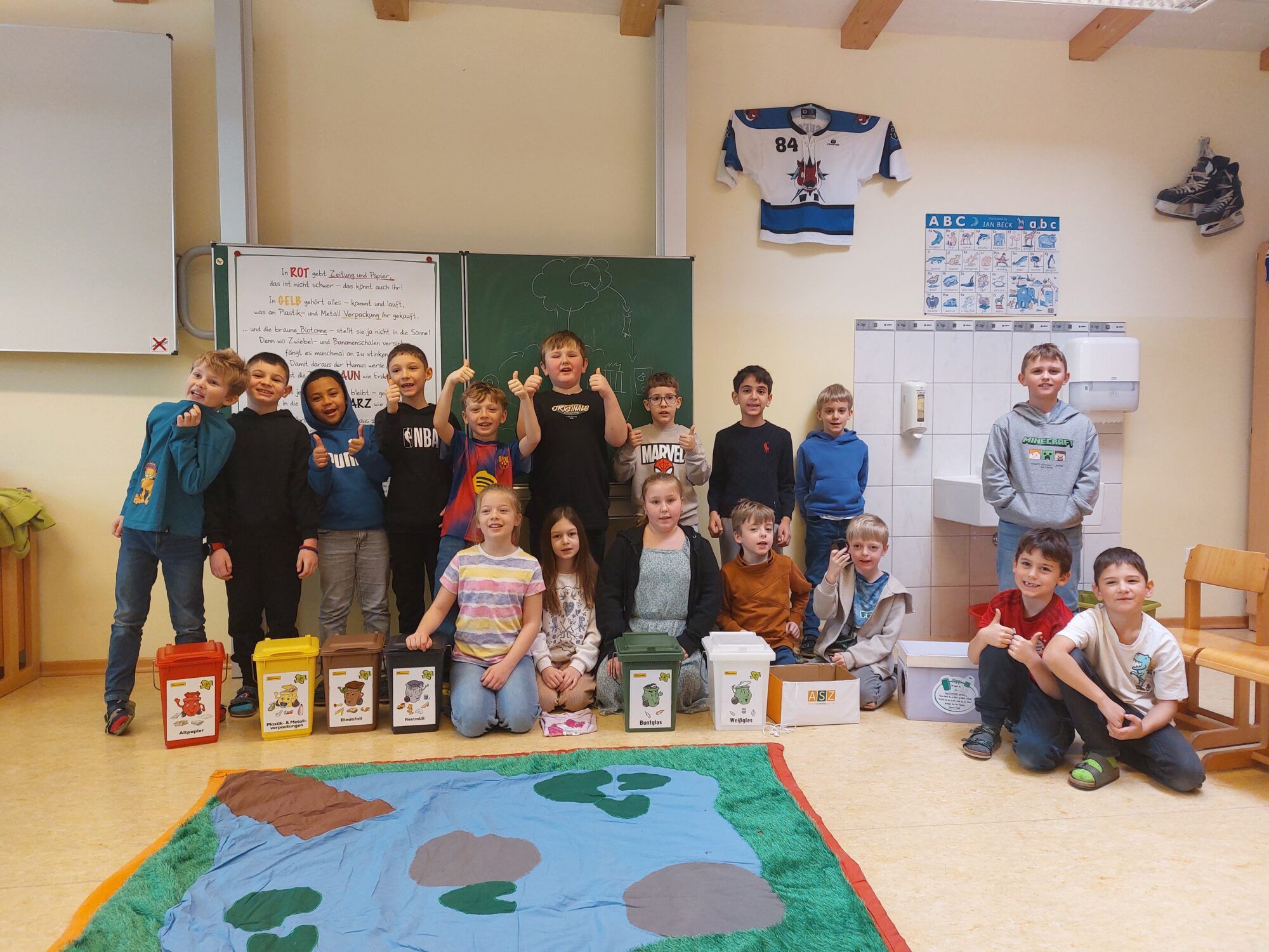 Kinder der VS Enzesefeld-LIndabrunn 2B