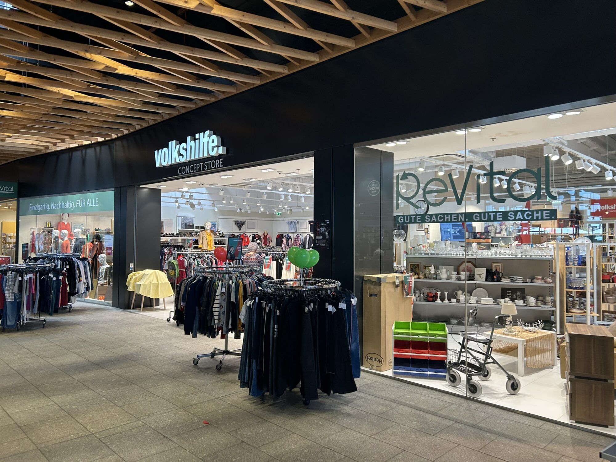 Außenansicht des ReVital Volkshilfe Shop im Einkaufszentrum Welaspark in Wels